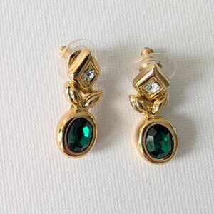 Vintage Gold Tone Emerald Green Crystal Drop Earrings.